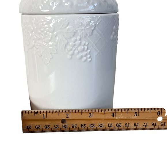 Gibson Canister with Lid White Embossed Ceramic Grape Vine Design 6.5" H VGUC - Picture 12 of 12